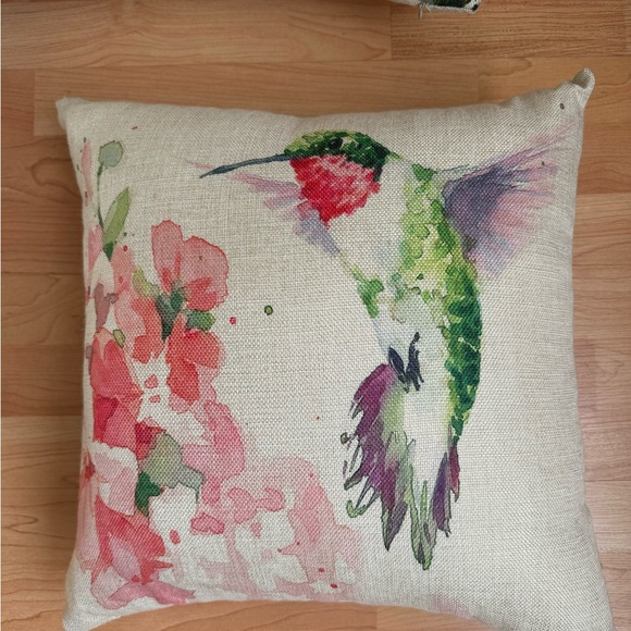 Humming birds pillow - Picture 5 of 6
